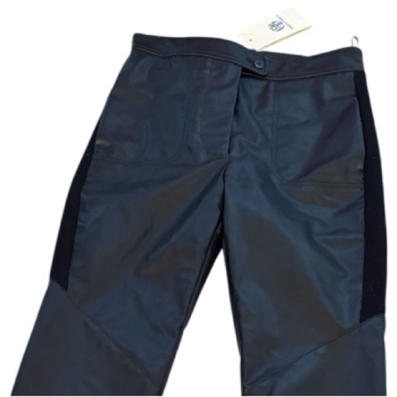 Alberta Ferretti
Alberta Ferretti Italian Luxury Leather Pants, 
$559 $1,640 - Picture 5 of 8